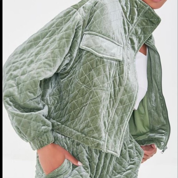 FOREVER 21 Quilted Set - Picture 1 of 5